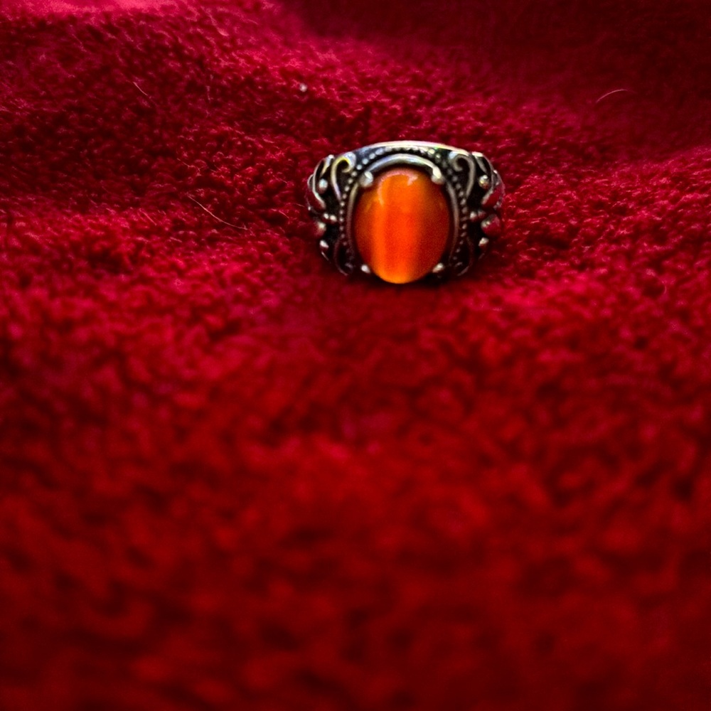 Vintage Style 9.25 Sterling Silver Ring with Orange Cats Eye Style Stone size 8